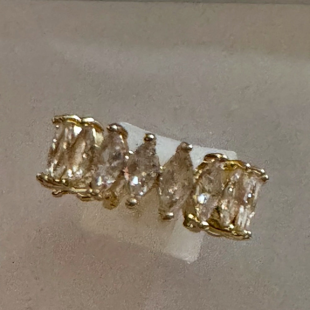 Elegant Gold and Silver Women's Ring